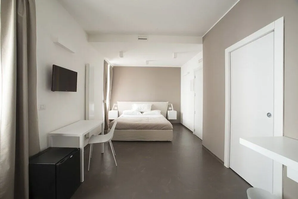 Villino Milano Hotel 2*, Milan